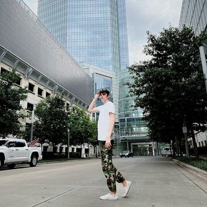 Meet your Posher, Devon